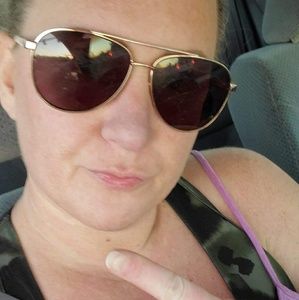 Meet your Posher, Raven